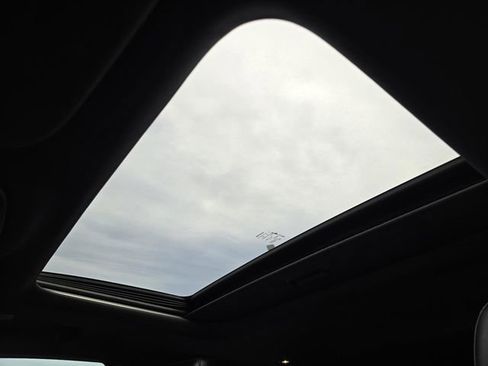 Used 2022 Jeep Grand Cherokee Limited image 7