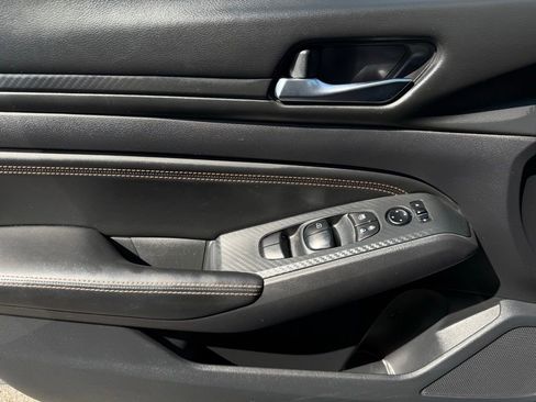 Used 2019 Nissan Altima 2.5 SR FWD image 20