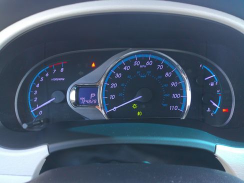 Used 2014 Toyota Sienna XLE image 22