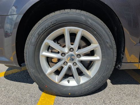 Used 2019 Dodge Grand Caravan SXT FWD image 4