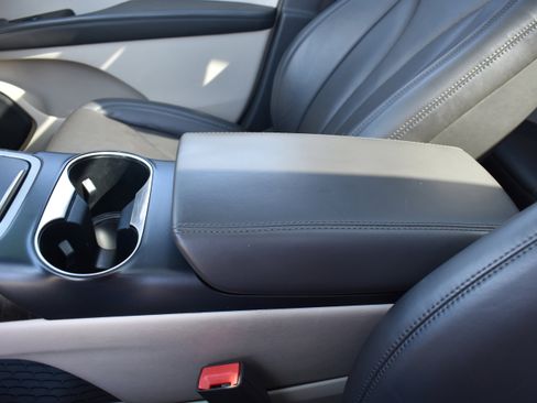 Used 2020 Lincoln Nautilus Reserve image 24