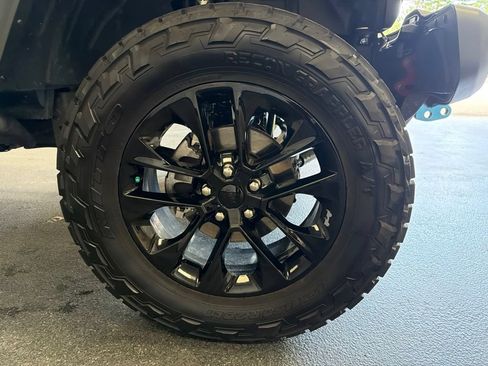 Used 2024 Jeep Wrangler Unlimited Sahara w/ Technology Group AWD/4WD image 11