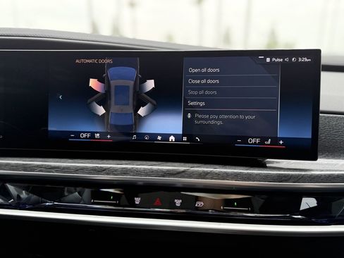 Used 2025 BMW 760i xDrive w/ Executive Package image 20