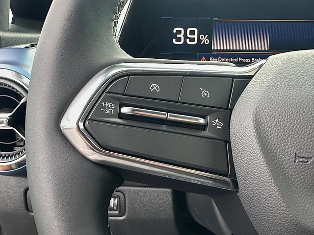 New 2025 Chevrolet Equinox EV LT w/ Convenience Package II AWD/4WD image 18