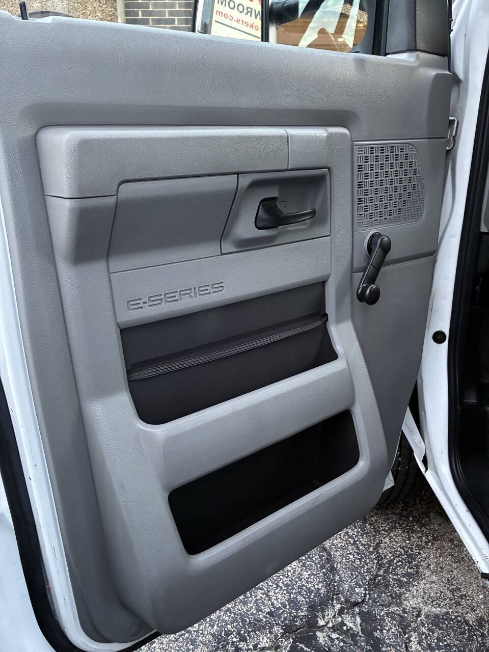Used 2013 Ford E-350 and Econoline 350 Super Duty w/ Payload Pkg RWD image 18