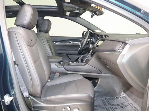 Used 2024 Cadillac XT5 Premium Luxury image 13