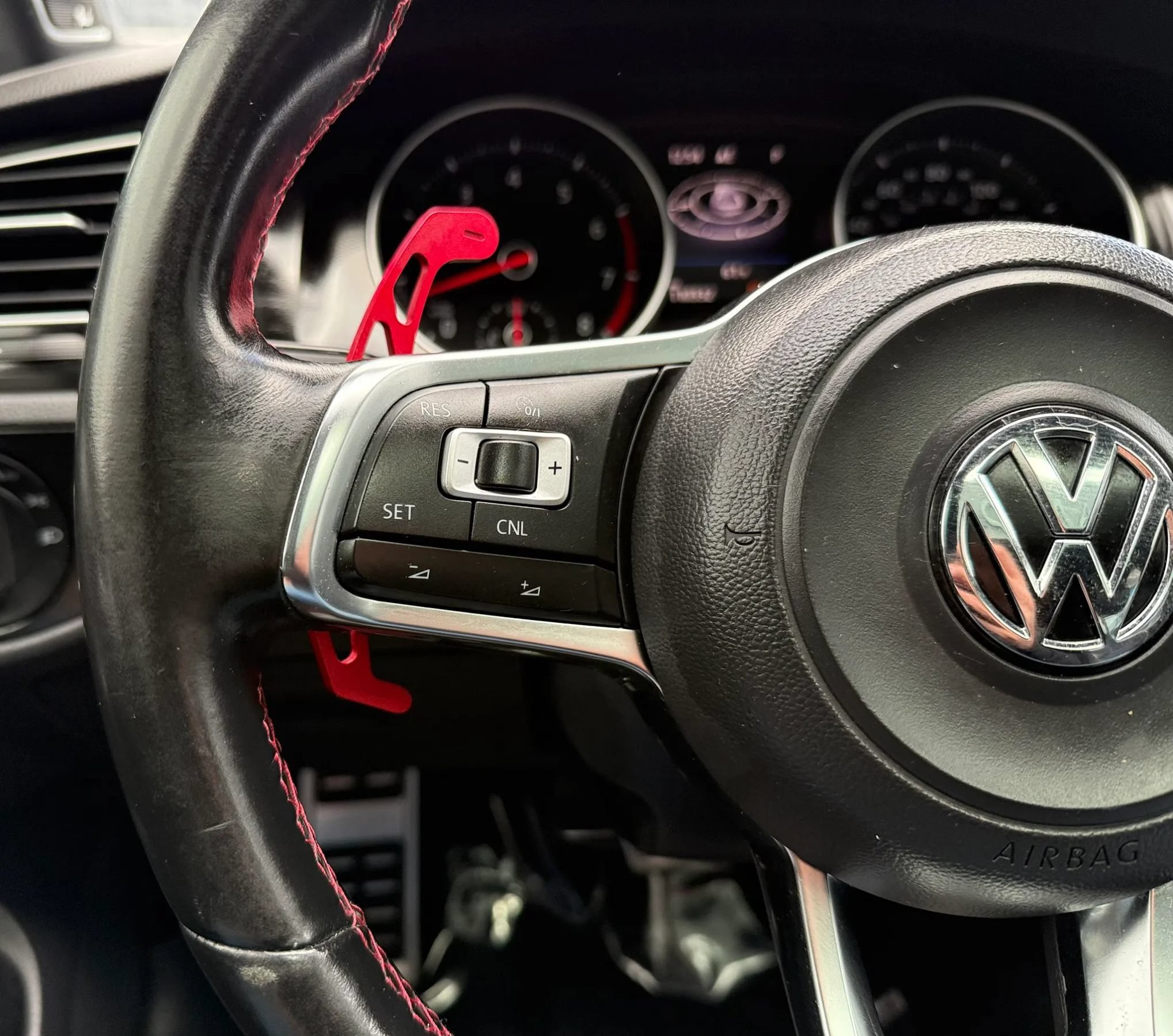 Used 2015 Volkswagen GTI SE FWD image 14