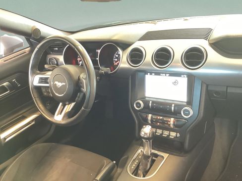 Used 2018 Ford Mustang Coupe w/ Equipment Group 101A RWD image 26