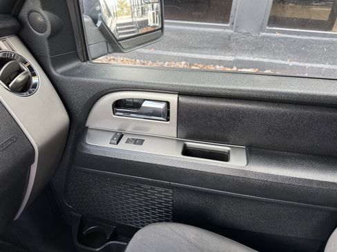 Used 2015 Ford Expedition EL XLT image 30