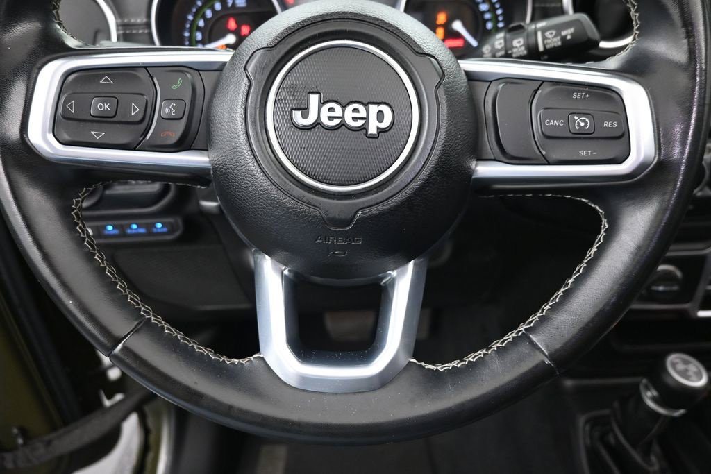 Used 2022 Jeep Wrangler Unlimited Sahara AWD/4WD image 17