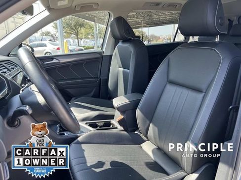 Certified 2023 Volkswagen Tiguan SE w/ Panoramic Sunroof Package image 15