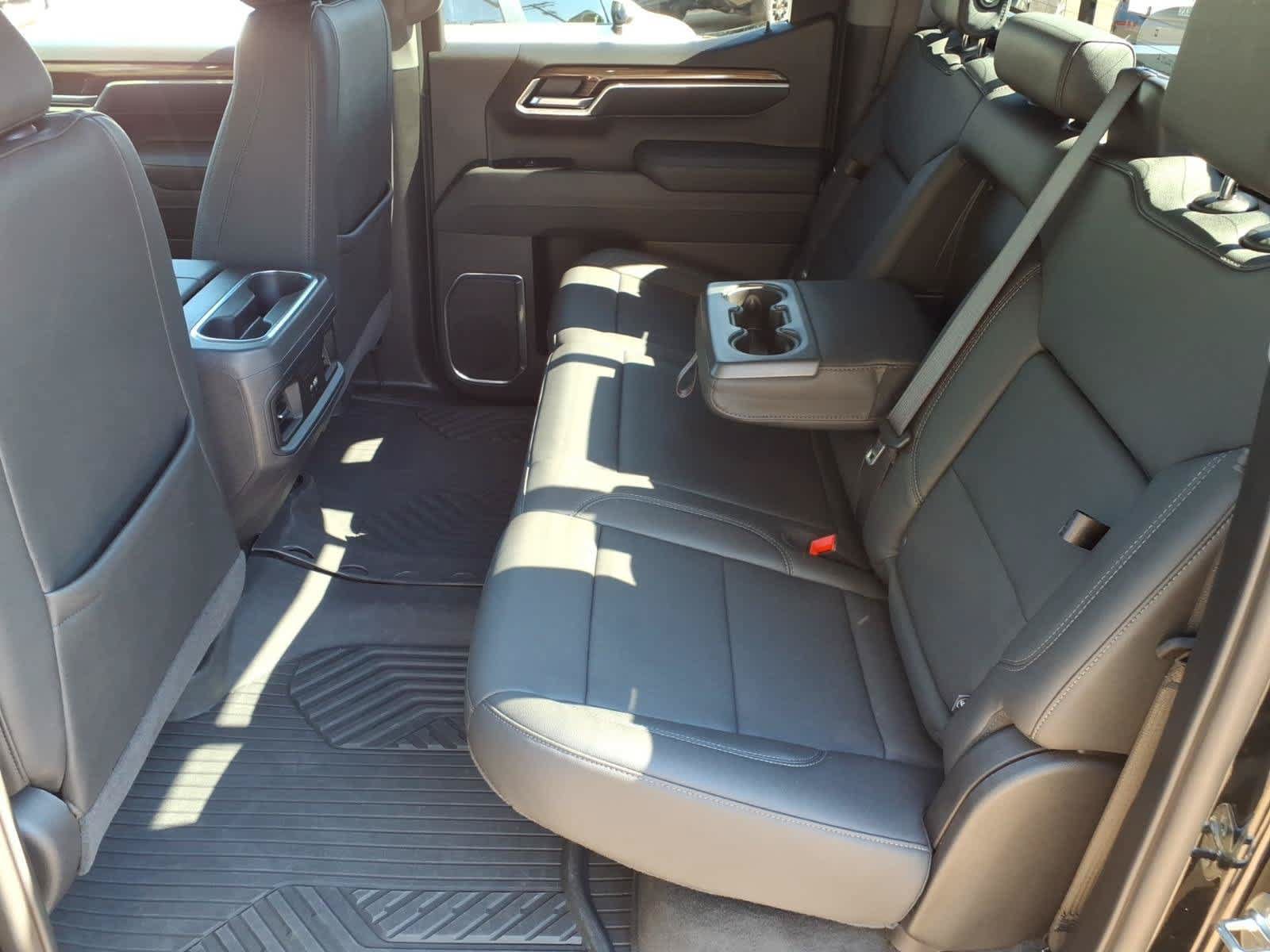 Used 2026 Chevrolet Silverado 1500 LT Trail Boss w/ LT Trail Boss Premium Package AWD/4WD image 10