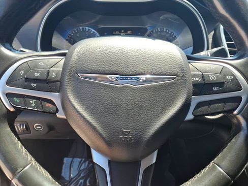 Used 2016 Chrysler 200 Limited w/ Anniversary Edition FWD image 13