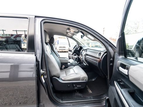 Used 2018 Toyota Tundra Limited image 37