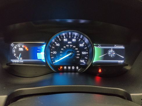 Used 2017 Ford Explorer XLT w/ Equipment Group 201A FWD image 23