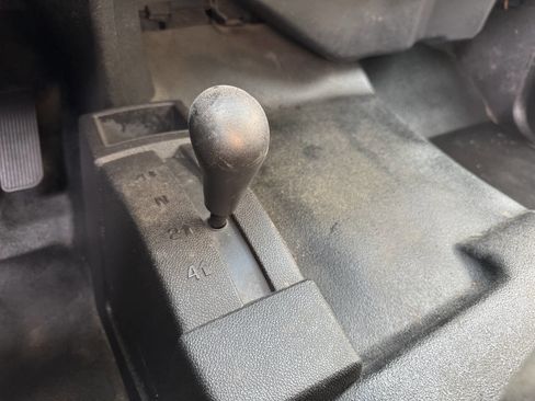 Used 2011 Chevrolet Silverado 2500 W/T w/ Snow Plow Prep Package image 31