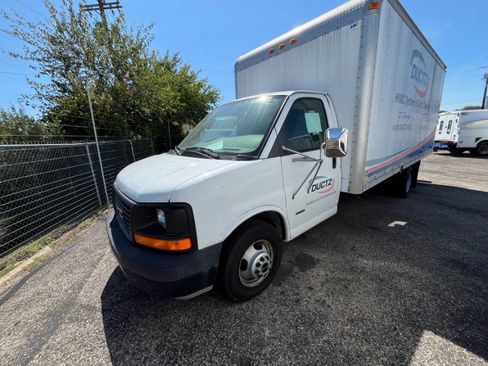 Used 2006 GMC Savana 3500 image 1
