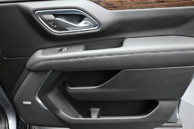 Used 2022 Chevrolet Suburban Premier AWD/4WD image 31