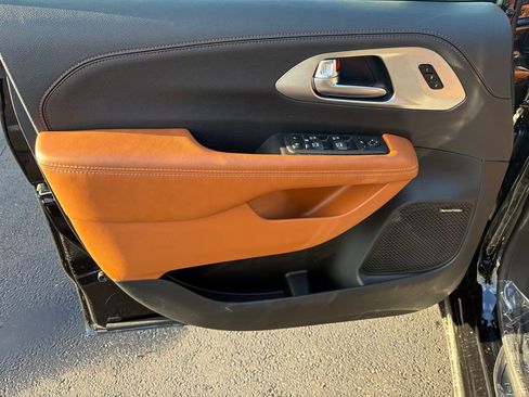 New 2026 Chrysler Pacifica Pinnacle w/ Trailer Tow Group image 17