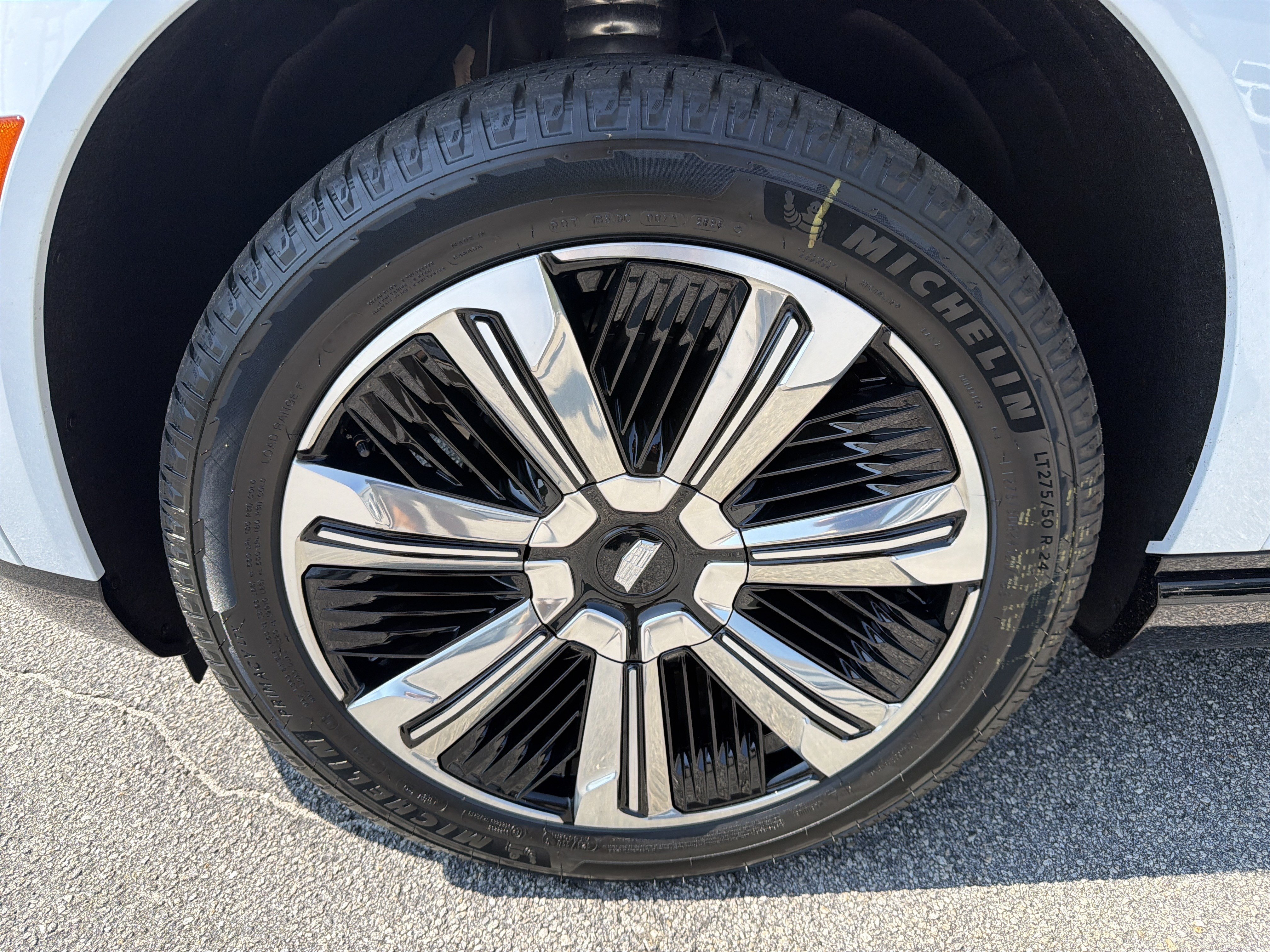 New 2026 Cadillac Escalade IQ Luxury 2 AWD/4WD image 12