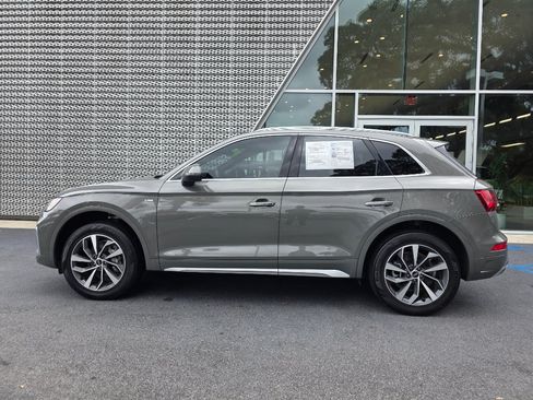Used 2023 Audi Q5 2.0T Premium w/ Convenience Package AWD/4WD image 12