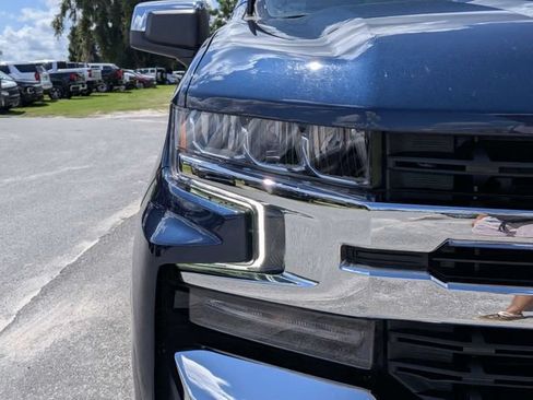 Used 2022 Chevrolet Silverado 1500 LT AWD/4WD image 9