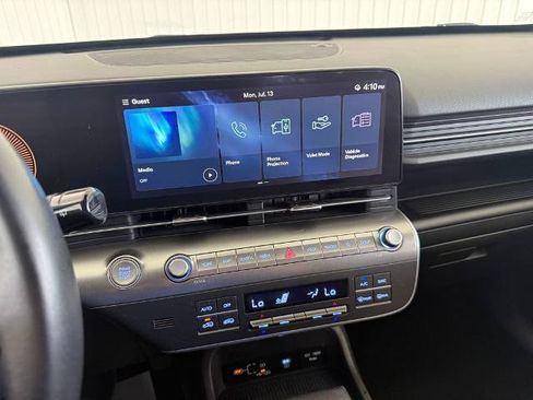 Used 2024 Hyundai Kona SEL AWD/4WD image 4