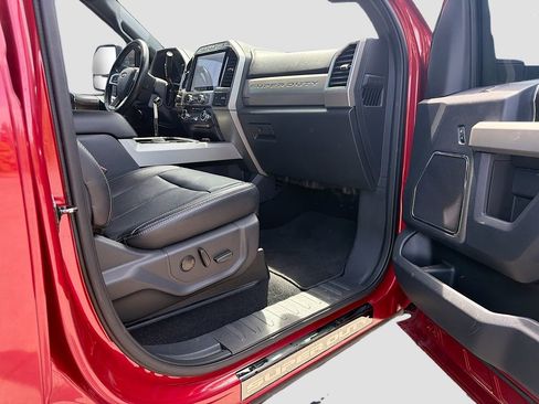 Used 2022 Ford F250 Lariat w/ Black Appearance Package AWD/4WD image 13