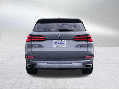 Used 2024 BMW X5 sDrive40i w/ Premium Package image 4