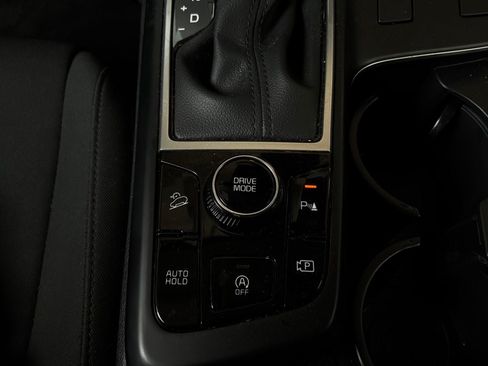 Used 2025 Kia Sportage LX FWD image 21