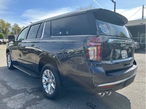 Used 2023 Chevrolet Suburban Premier AWD/4WD image 6