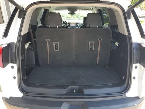 Used 2019 GMC Acadia SLT FWD image 10