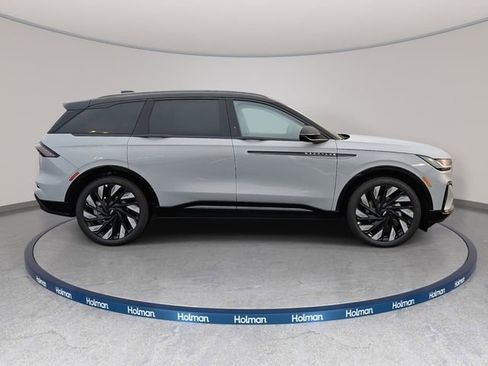 New 2026 Lincoln Nautilus Reserve w/ Jet Appearance Package AWD/4WD image 4