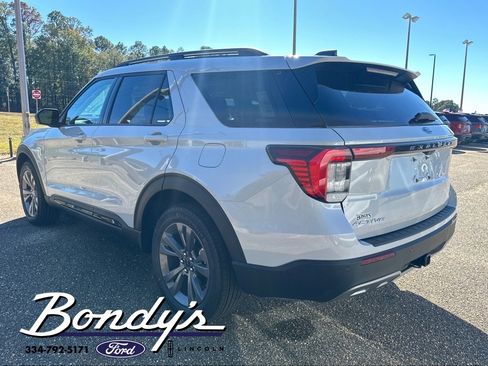 New 2026 Ford Explorer Active w/ Active Comfort Package image 13