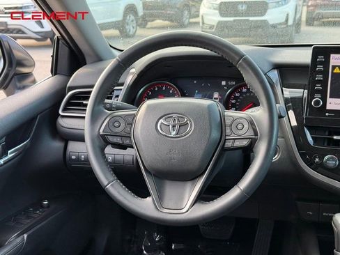 Used 2022 Toyota Camry XSE image 15