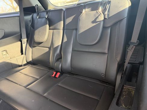 Used 2021 Ford Explorer XLT w/ Equipment Group 202A image 6