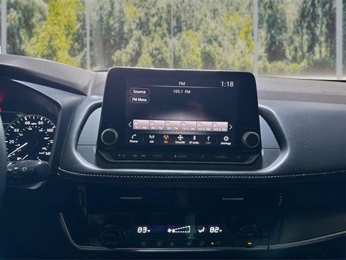 Used 2021 Nissan Rogue SV FWD image 16