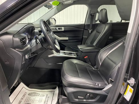 Used 2021 Ford Explorer XLT w/ Equipment Group 202A image 9