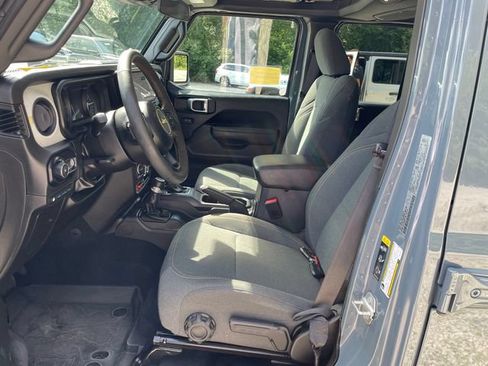 Used 2024 Jeep Wrangler Unlimited AWD/4WD image 38