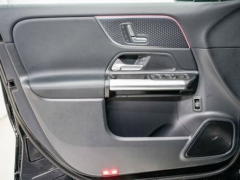 Used 2025 Mercedes-Benz GLA 250 image 18