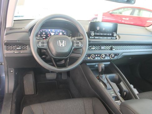 Used 2025 Honda Accord SE image 18