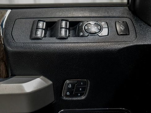 Used 2019 Ford F250 Lariat w/ Lariat Ultimate Package AWD/4WD image 45