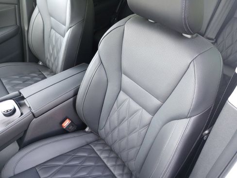 New 2026 Nissan Rogue Platinum AWD/4WD image 9