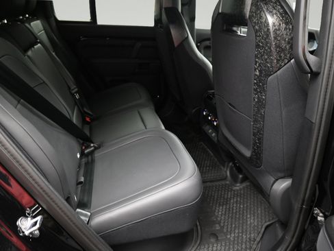 New 2026 Land Rover Defender 110 AWD/4WD image 8
