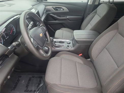 Used 2021 Chevrolet Traverse LS image 17