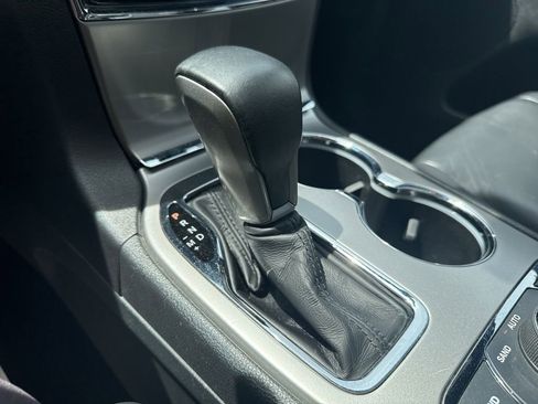 Used 2019 Jeep Grand Cherokee Limited AWD/4WD image 37