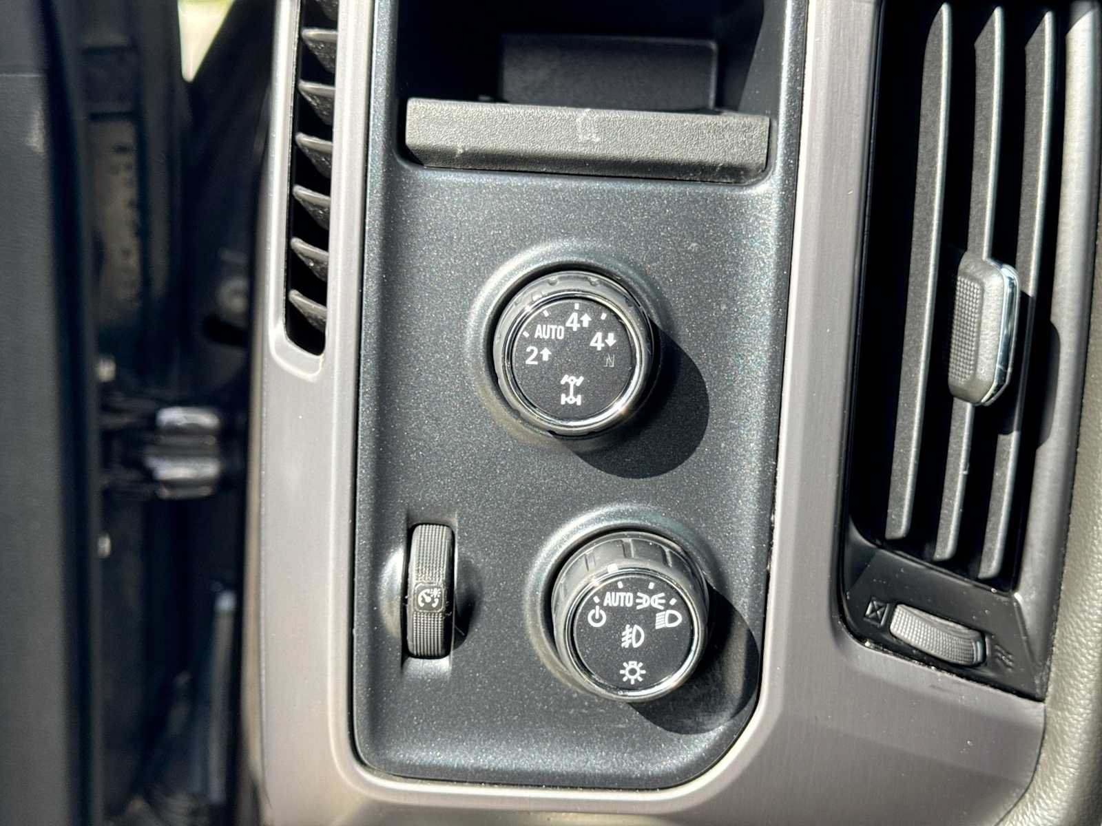 Used 2015 GMC Sierra 1500 SLE AWD/4WD image 26