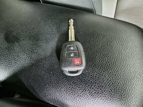 Used 2015 Toyota RAV4 LE FWD image 38