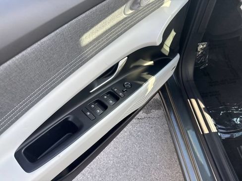 New 2026 Hyundai Elantra Limited FWD image 11