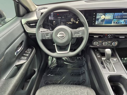 Certified 2025 Nissan Kicks SV FWD image 13